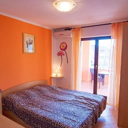 In Mit Eigenem Balkon