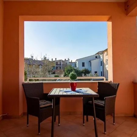 In Mit Eigenem Balkon Appartement *